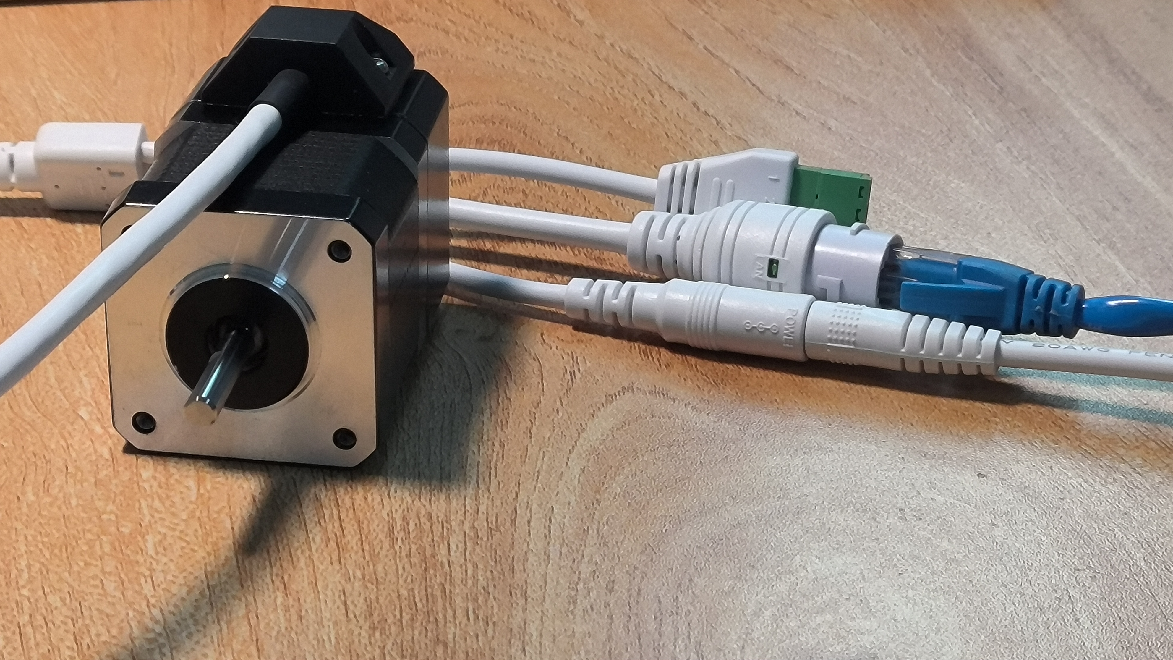 西门子S7-1200PLC 控制步进电机 MD-4240-PN (1) 电机开箱